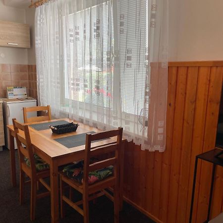 Maison d'hôtes Garsoniera v roddiném domě à Dubice Extérieur photo